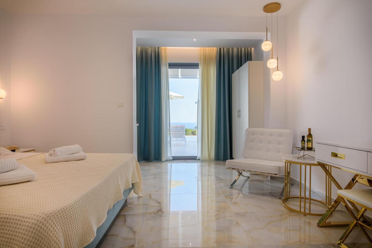 Dionisos Suites Lixouri Exterior photo