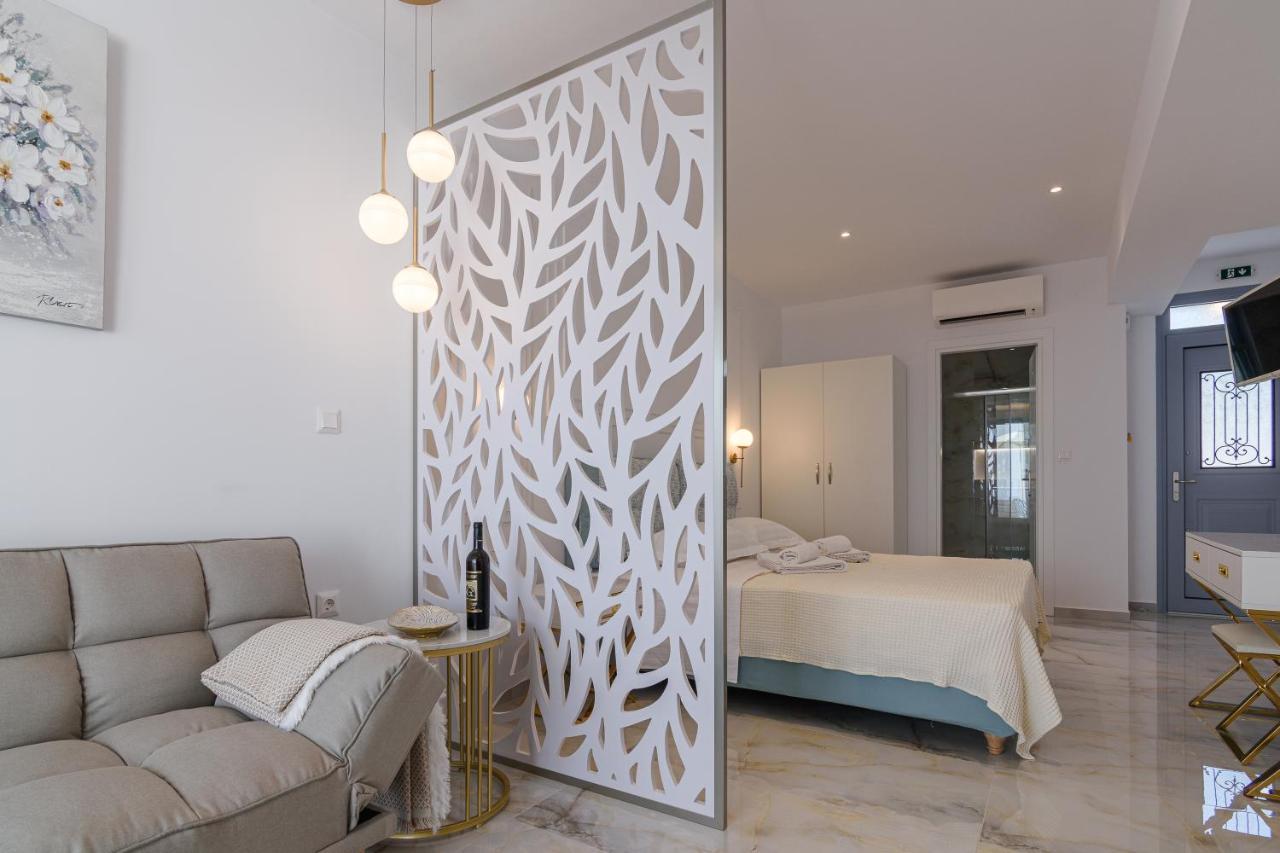 Dionisos Suites Lixouri Exterior photo
