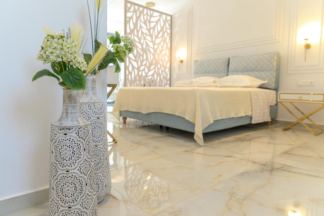 Dionisos Suites Lixouri Exterior photo