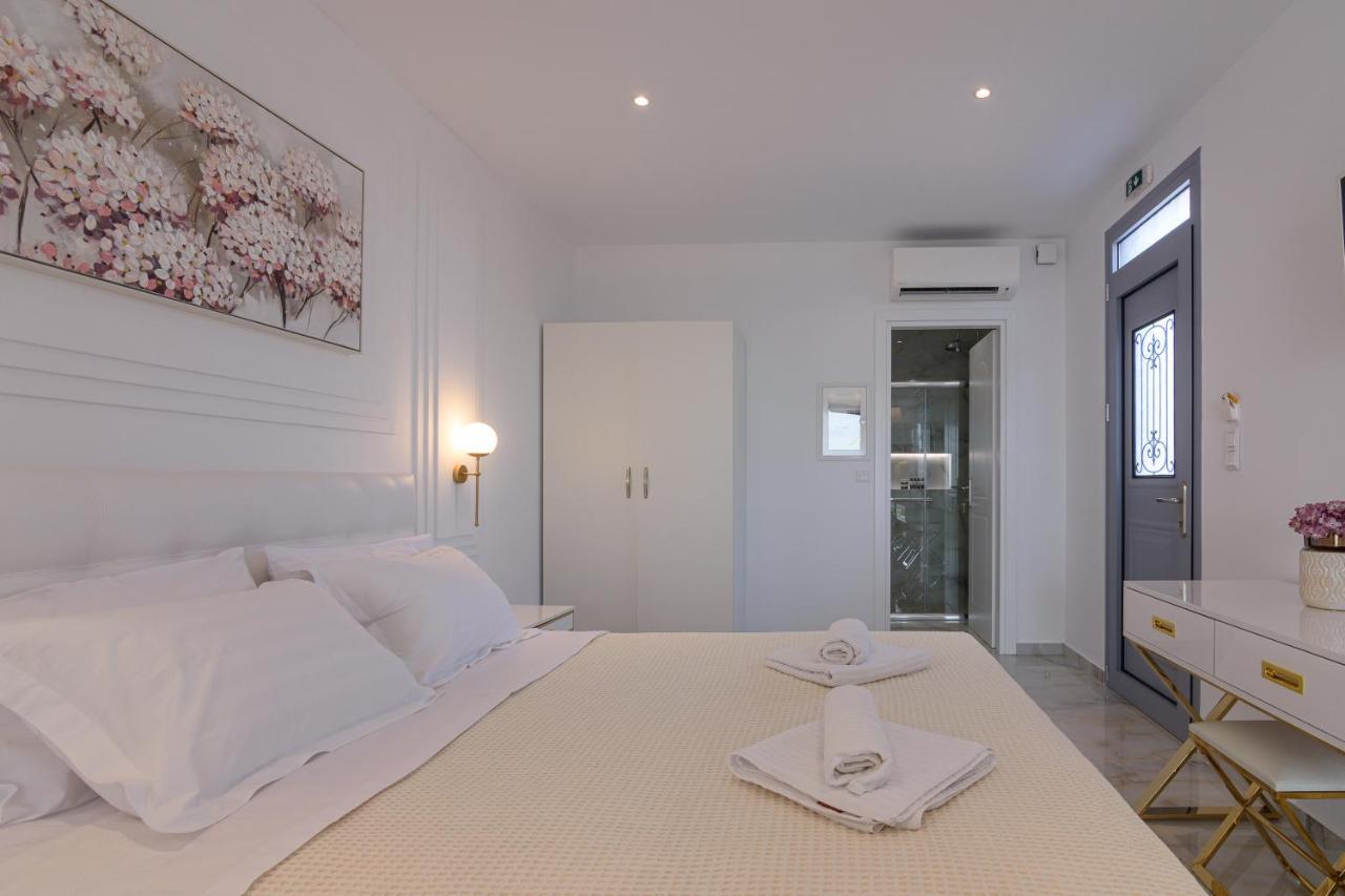 Dionisos Suites Lixouri Exterior photo