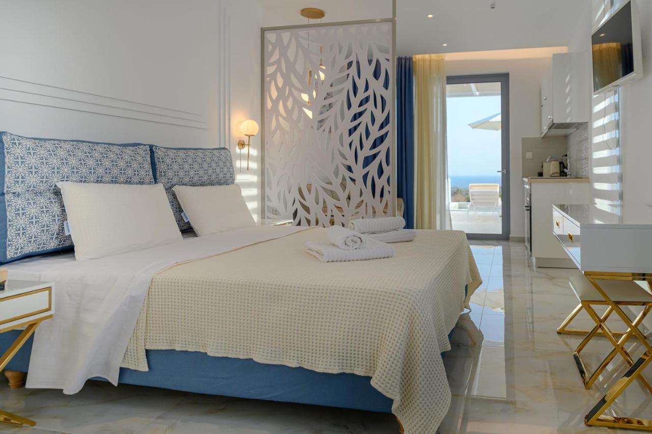 Dionisos Suites Lixouri Exterior photo