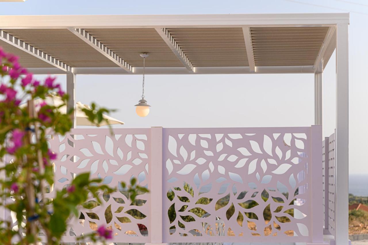 Dionisos Suites Lixouri Exterior photo