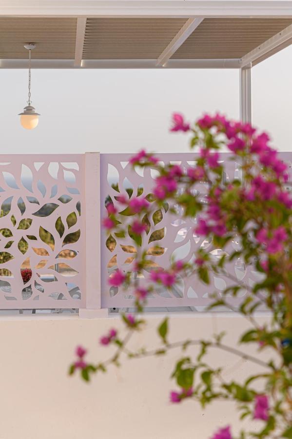 Dionisos Suites Lixouri Exterior photo